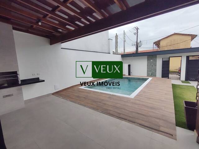 Casa para Venda em Caraguatatuba - 2