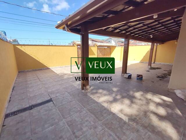 Casa para Venda em Caraguatatuba - 2