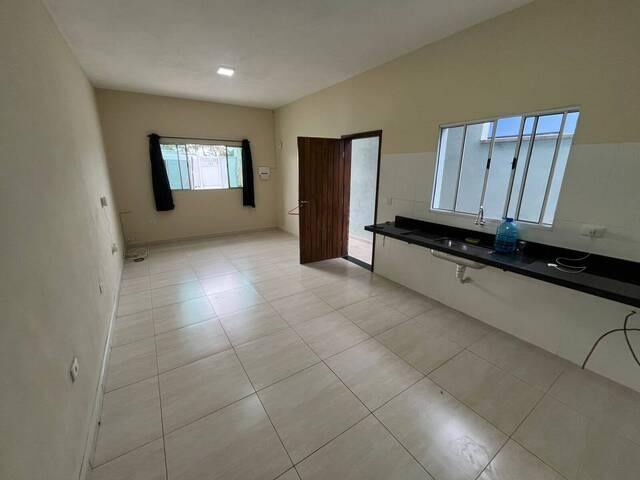 Casa para Locação em São Sebastião - 2