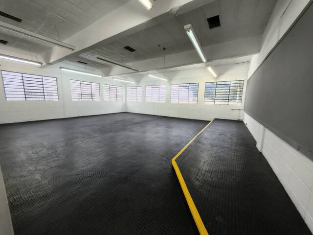 #1236 - Ponto Comercial para Locação em Caraguatatuba - SP - 2