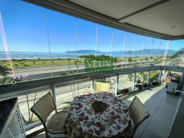 Apartamento para Venda em Caraguatatuba - 2
