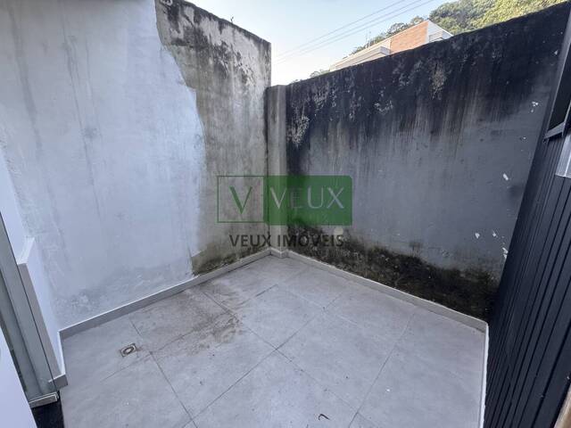Ponto Comercial para Locação em Caraguatatuba - 2