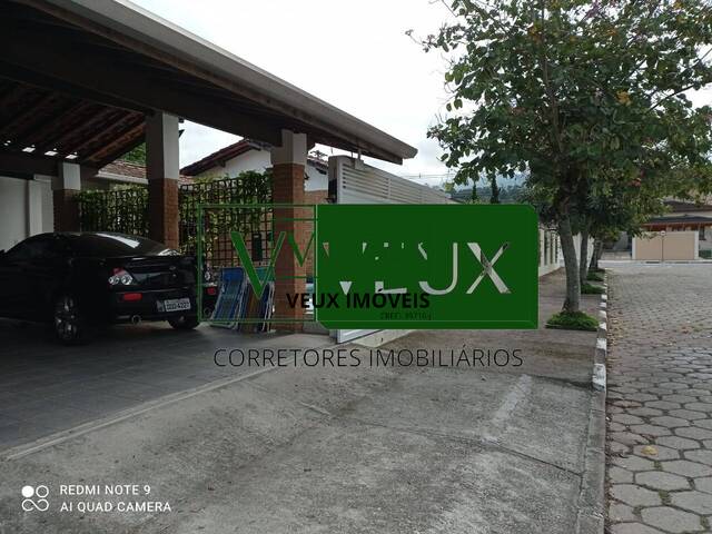 Casa para Venda em Caraguatatuba - 2